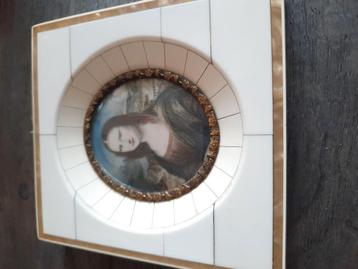 Laat 19e-eeuws Frans miniatuur – Mona Lisa – parelmoer & bee beschikbaar voor biedingen