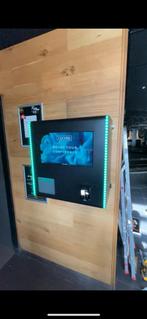 Vending machine - Touchscreen en LED lichten, Ophalen, Zo goed als nieuw