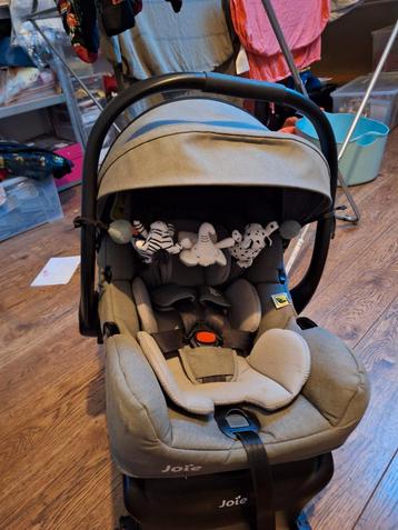 Joie met Isofix base beschikbaar voor biedingen