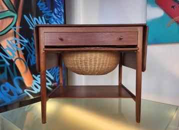 Naaitafel AT33 | Hans Wegner | Andreas Tuck beschikbaar voor biedingen