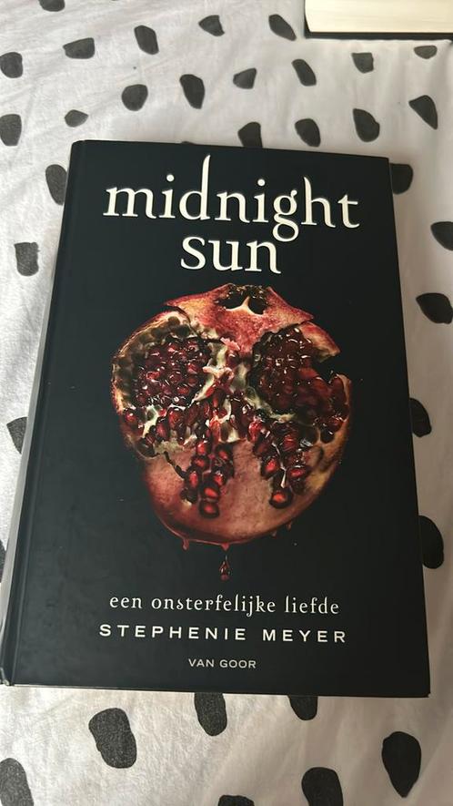 Stephenie Meyer - Midnight Sun, Boeken, Kinderboeken | Jeugd | 13 jaar en ouder, Zo goed als nieuw, Ophalen