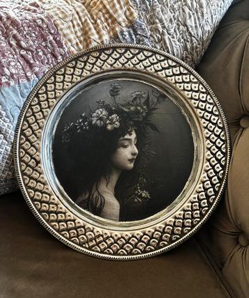 Vintage Decoratieve, ‘Zilveren’ Schotel met Portret beschikbaar voor biedingen