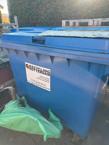 2 Blauwe Containers - Zeer Nette Staat! beschikbaar voor biedingen