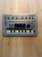 Roland MC-303 Groovebox, Muziek en Instrumenten, Drumcomputers, Ophalen, Zo goed als nieuw, Roland