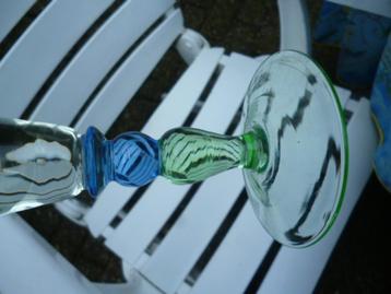 2 hele grote gekleurde flutes Ø 8 x 23 cm beschikbaar voor biedingen