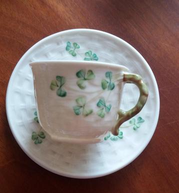 Beleek Irish porcelain, 6 espresso kop en schotels. beschikbaar voor biedingen