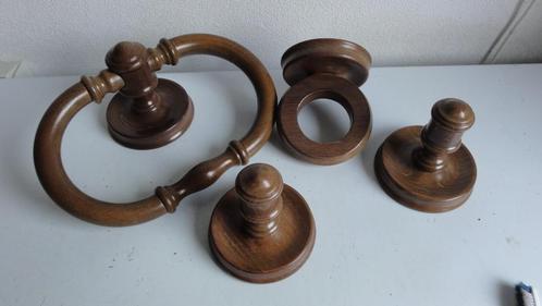 Handdoekhouder, badjashaken en bekerhouder hout 70-er jaren, Antiek en Kunst, Curiosa en Brocante, Ophalen of Verzenden