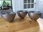 3 zware grijze bloempotten, Tuin en Terras, Bloempotten, Overige materialen, Rond, Ophalen of Verzenden, Zo goed als nieuw