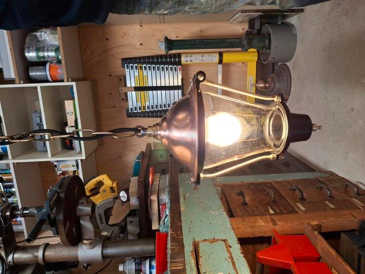 Gerestaureerde hanglamp met koperen kap, Tuin en Terras, Buitenverlichting, Zo goed als nieuw, Wandlamp, 50 tot 250 watt, Netvoeding