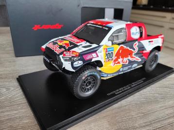 Toyota Hilux Hi-lux GR 2023 spark schaal 1:18 beschikbaar voor biedingen
