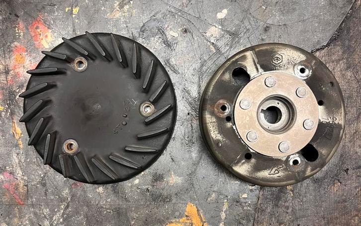 Origineel Vespa 4t Vliegwiel + koelvin, Fietsen en Brommers, Brommeronderdelen | Scooters, Gebruikt, Vespa, Overige typen, Ophalen of Verzenden