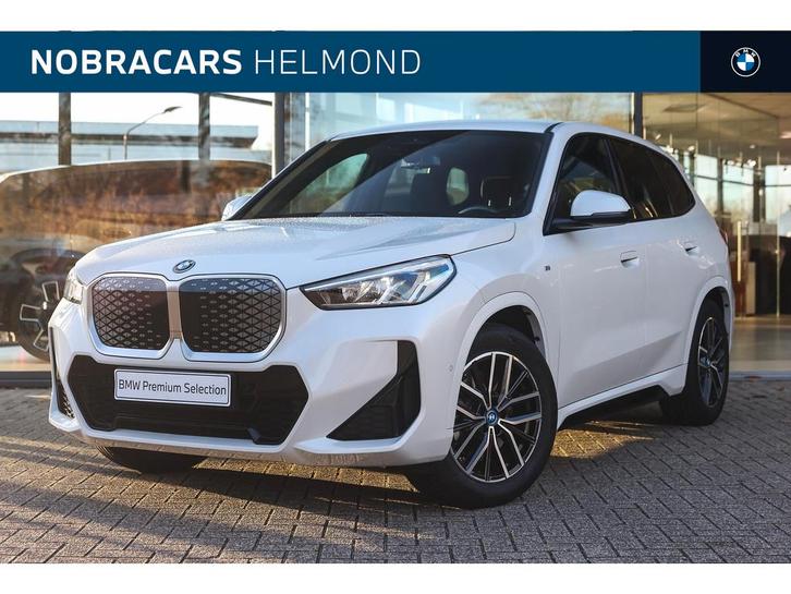 BMW iX1 xDrive30 M Sport / Sportstoelen / Achteruitrijcamera, Auto's, BMW, Te koop, iX1, 4x4, Achteruitrijcamera, Alarm, Isofix