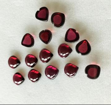15 Rhodeliet Granaat Hart Cabochons beschikbaar voor biedingen