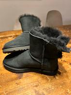 Uggs Mini Bailey Bow maat 37, Ophalen of Verzenden, Nieuw, Zwart