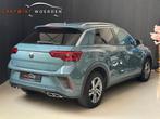 Volkswagen T-ROC 1.5 TSI 3X R-LINE | PANO | VIRTUAL | IQ LED, 4 cilinders, 150 pk, Blauw, 1253 kg