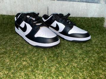Nike Dunk Low Panda - Maat 44 beschikbaar voor biedingen
