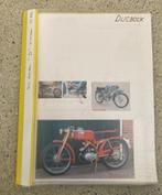 Unieke Map met documentatie bromfietsen Merknaam letter D, Fietsen en Brommers, Handleidingen en Instructieboekjes, Verzenden