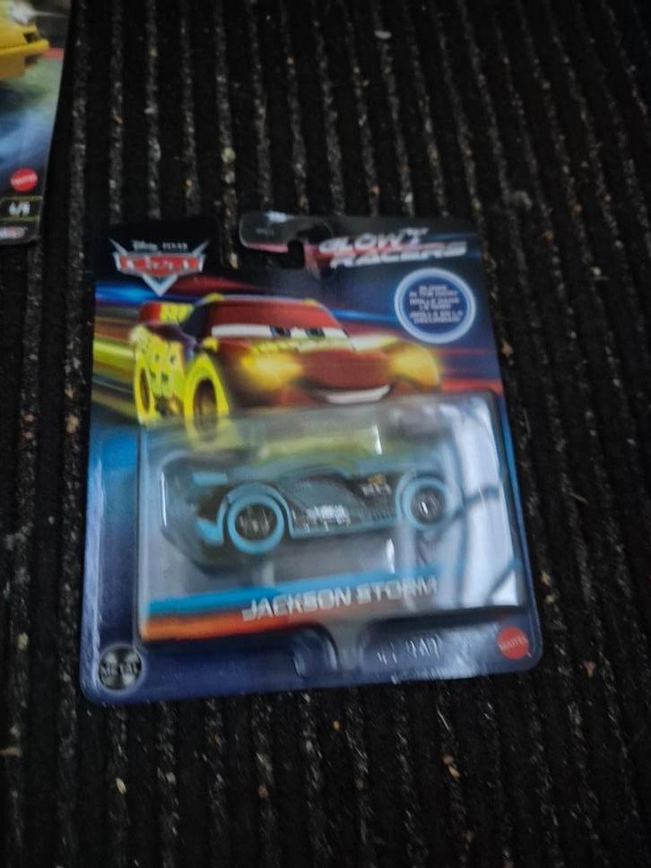 Disney Pixar Cars Glow Racers jackson storm, Hobby en Vrije tijd, Modelauto's | Overige schalen, Nieuw, Auto, Ophalen of Verzenden
