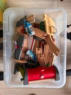 Krat met houten treintjes en rails en metro station, Ophalen, Gebruikt, Overige typen