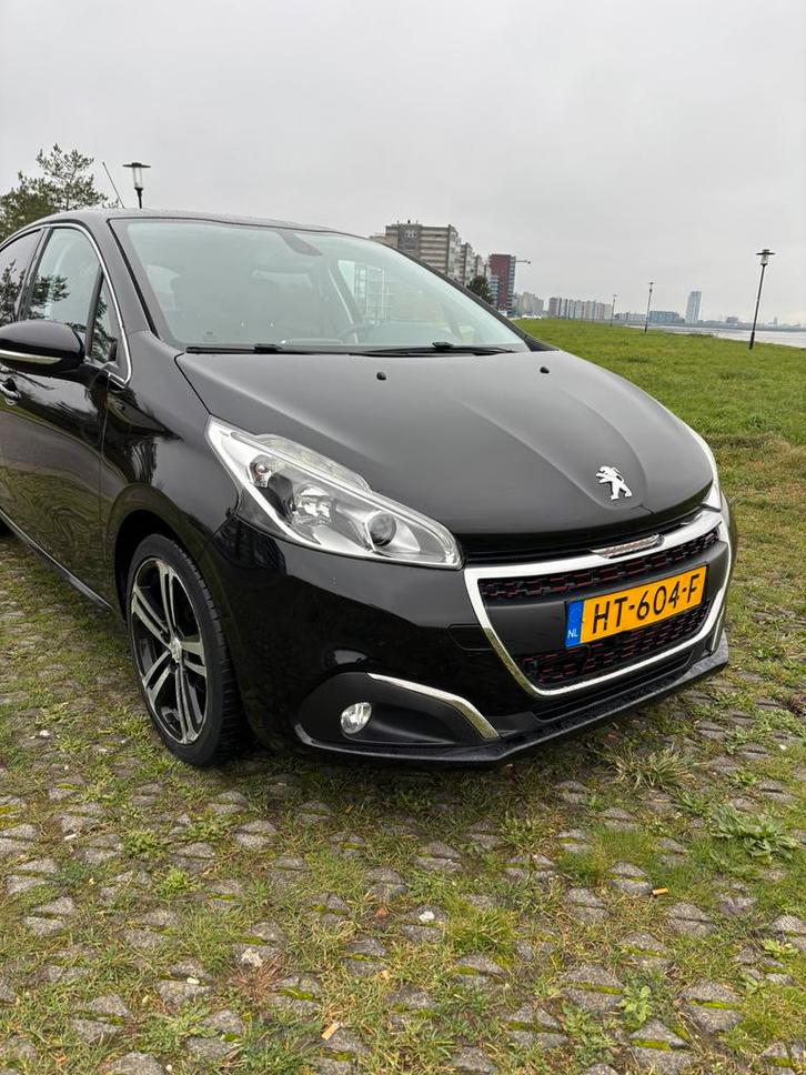 Peugeot 208 1.2 VTI 81KW/110PK 5-D 2016 Zwart, Auto's, Peugeot, Particulier, Benzine, B, Hatchback, Handgeschakeld, Origineel Nederlands