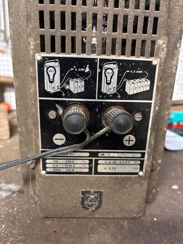 Vintage philips accu lader beschikbaar voor biedingen