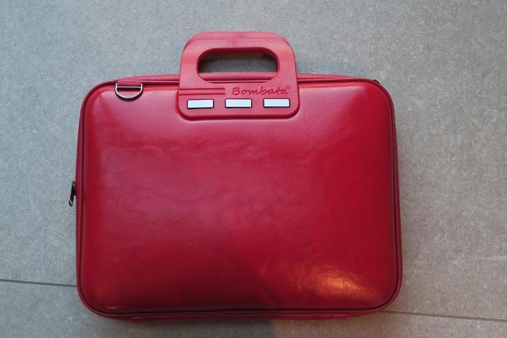 Rode laptoptas Bombata 14 inch, Computers en Software, Laptoptassen, Zo goed als nieuw, Aktetas, 14 inch, Ophalen of Verzenden