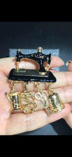 Naaimachine broche, Sieraden, Tassen en Uiterlijk, Ophalen of Verzenden, Nieuw, Overige materialen
