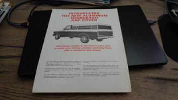 ZELDZAME USA Folder NEW ALUMINIUM WINNEBAGO KAP COVER beschikbaar voor biedingen