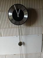 Vintage Wandklok met Pendule, Antiek en Kunst, Antiek | Klokken, Ophalen of Verzenden