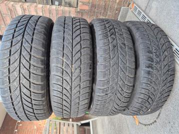 Te koop winterbanden 215/65/17 op originele VW velgen beschikbaar voor biedingen