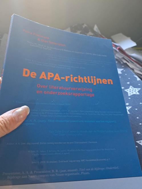 Petra Poelmans - De APA-richtlijnen, Boeken, Overige Boeken, Zo goed als nieuw, Ophalen of Verzenden