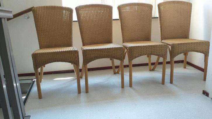 Vier eetkamerstoelen merk Lloyd Loom, Huis en Inrichting, Stoelen, Gebruikt, Vier, Bruin, Ophalen