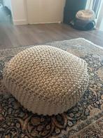 Gehaakte poef beige zand kleir geknoopt viekant 59x59x20, Ophalen, Gebruikt, Stof, 50 tot 75 cm