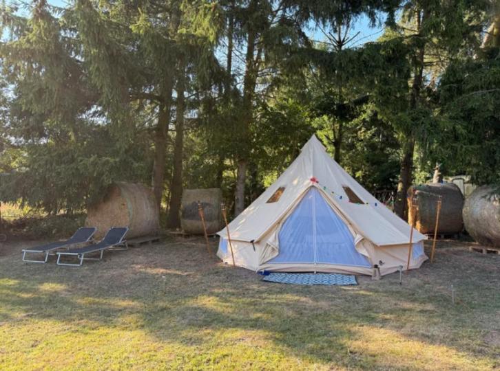 Kampeertent tipi familietent voor 6 tot 10 personen, Caravans en Kamperen, Tenten, tot en met 2, Zo goed als nieuw, Ophalen of Verzenden