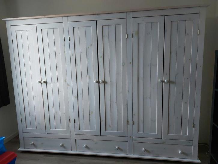 Houten whitewash kledingkast 6-deurs, Huis en Inrichting, Kasten | Kledingkasten, Zo goed als nieuw, 200 cm of meer, 200 cm of meer