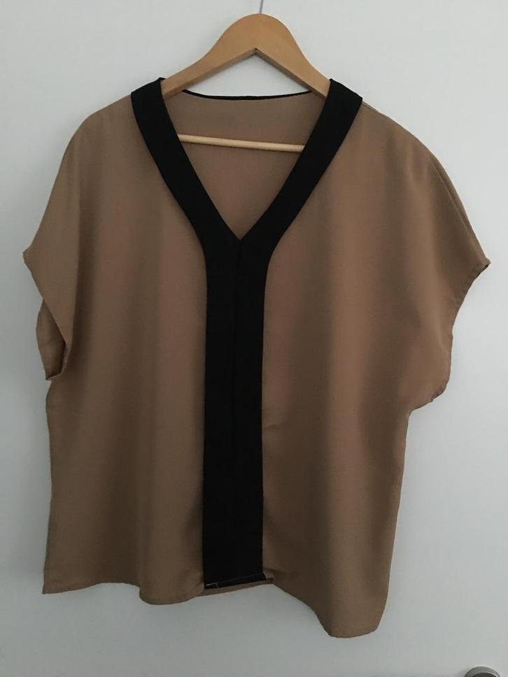 Damesblouse met korte aangeknipte mouwtjes, mt. XL, Kleding | Dames, Tops, Nieuw, Ophalen of Verzenden