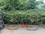 Antieke / brocante Grote ijzere koetswiel karrenwiel, Ophalen