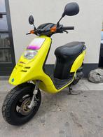 ⭐️Piaggio typhoon 50cc 2 takt Brom 16446 km Neon Geel⭐️, Fietsen en Brommers, Scooters | Overige merken, Ophalen, Zo goed als nieuw