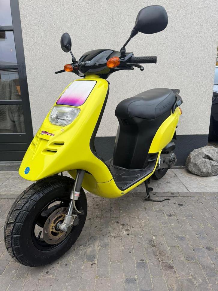 ⭐️Piaggio typhoon 50cc 2 takt Brom 16446 km Neon Geel⭐️, Fietsen en Brommers, Scooters | Overige merken, Zo goed als nieuw, Tweetakt