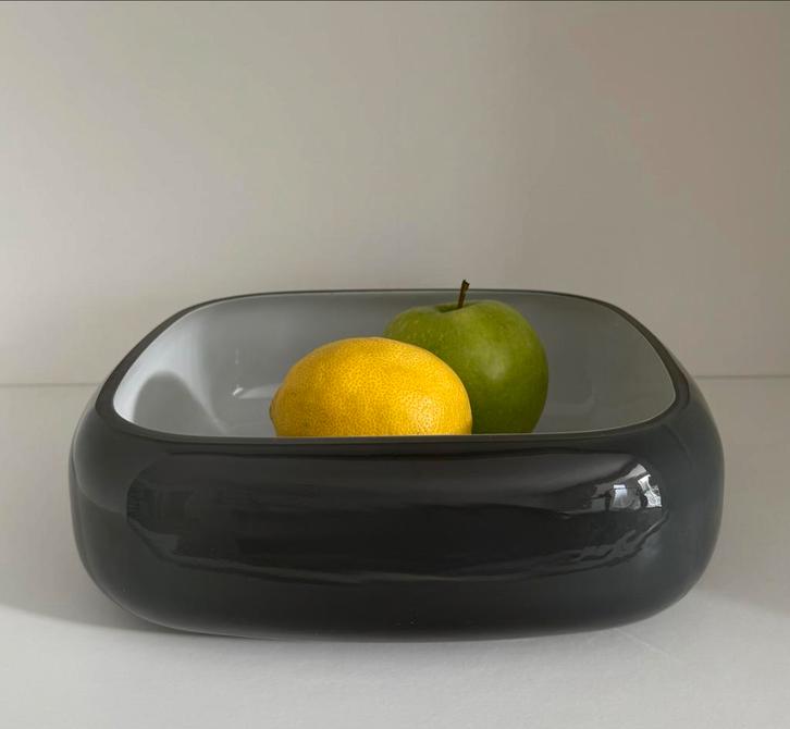 Leonardo schaal grijs, Huis en Inrichting, Woonaccessoires | Schalen en Manden, Zo goed als nieuw, Schaal, Vierkant, Glas, Ophalen of Verzenden