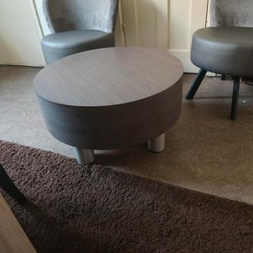 Salontafel hout grijs donkergrijs bruin rond massief ronde beschikbaar voor biedingen