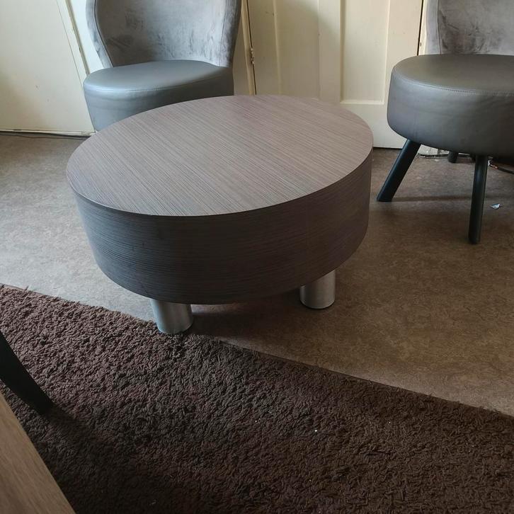 Salontafel hout grijs donkergrijs bruin rond massief ronde, Huis en Inrichting, Tafels | Salontafels, Zo goed als nieuw, Minder dan 50 cm