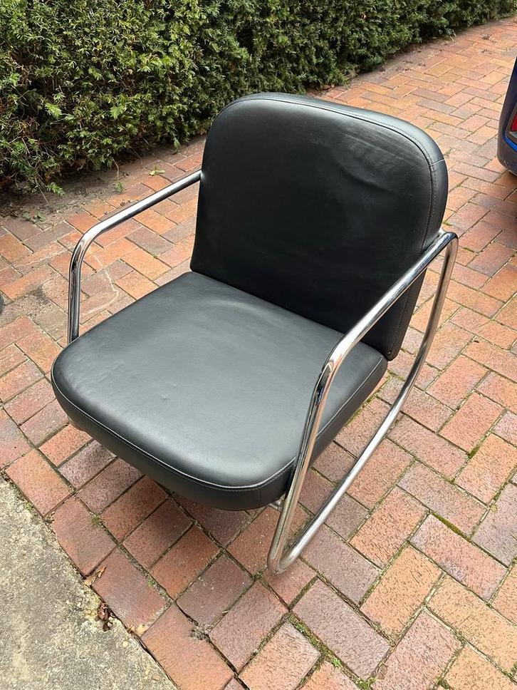 Schommelstoel - Zwart Leer & Chroom, Huis en Inrichting, Fauteuils, Gebruikt, Leer, 50 tot 75 cm, 75 tot 100 cm, Ophalen