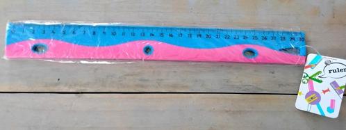 Leuke kleurrijke flexibele lineaal - 30 cm / 12 inches - nie, Diversen, Schoolbenodigdheden, Nieuw, Ophalen of Verzenden