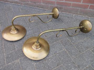 2 landelijke buitenlampen / stallampen beschikbaar voor biedingen
