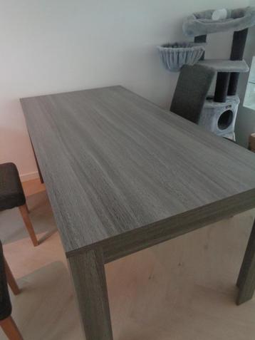 Eettafel, rechthoekig beschikbaar voor biedingen