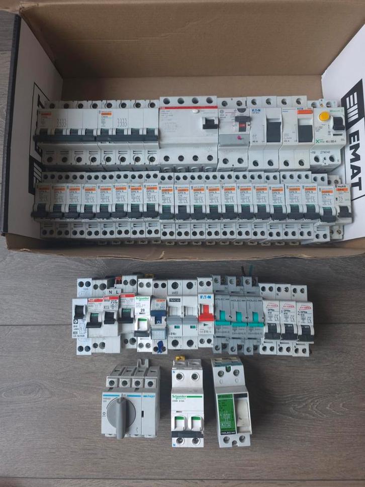 Automaten, C16  Hoofdschakelaar& Aardlekschakelaars, Doe-het-zelf en Verbouw, Elektra en Kabels, Zo goed als nieuw, Overige typen
