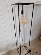 Moderne zwarte vloerlamp met design lamp, Huis en Inrichting, Lampen | Vloerlampen, Ophalen, 100 tot 150 cm, Zo goed als nieuw