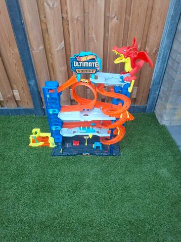 Hot Wheels Ultimate Garage met Draak beschikbaar voor biedingen