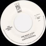 Garth Brooks - One Night A Day 7"45, Cd's en Dvd's, 7 inch, Single, Ophalen of Verzenden, Nieuw in verpakking